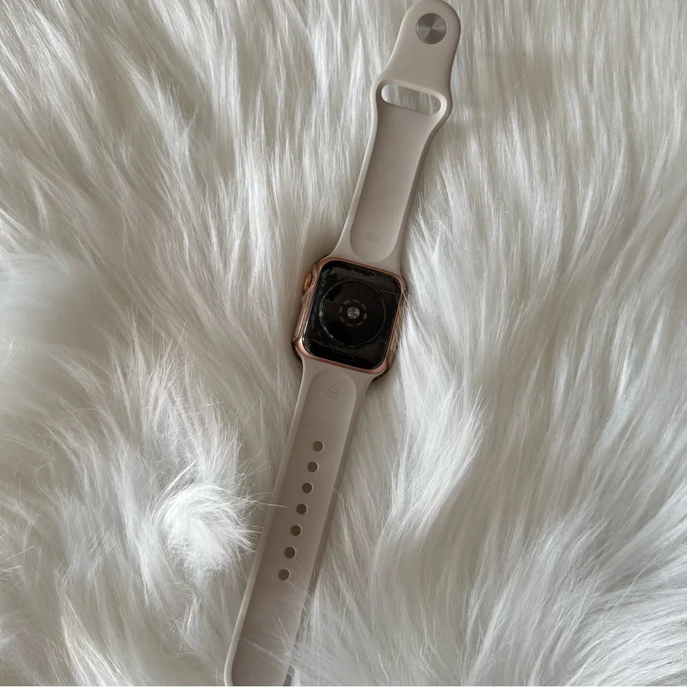 Apple Smartwatch SE & Accessories